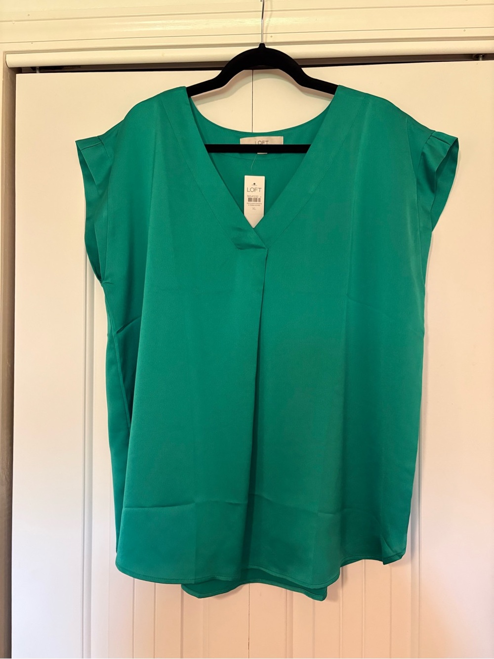 NWOT LOFT V-Neck Cap Sleeve Blouse - Emerald